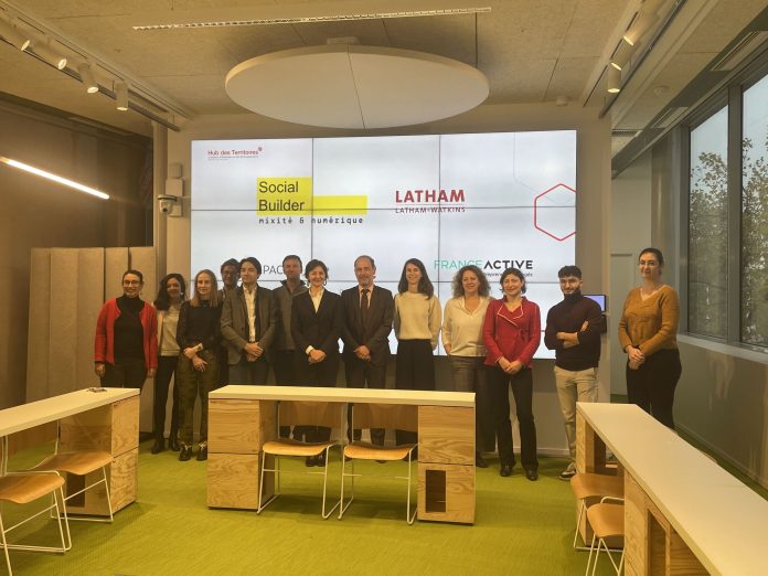 Signature de la levée de fonds de Social Builder auprès de la Banque des Territoires, MAIF Impact et France Active
