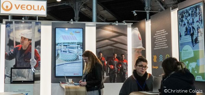 Le stand de Veolia au salon du Travail à Paris le 20 janvier 2023