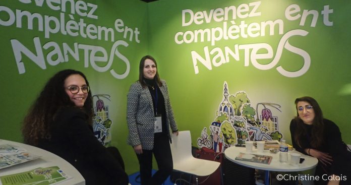 Le stand de Nantes Métropole au salon du travail et de la mobilité professionnelle à Paris.