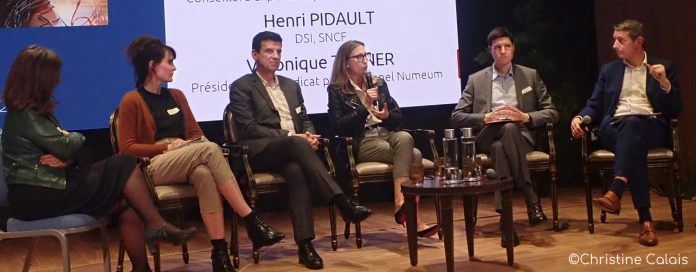 de g. à d.: Cristel Guillain, BPCE, Laura Létourneau, experte en numérique public, Henri Pidault, SNCF, Véronique Torner, Numeum, Axel Cypel, LCL et Luc Bretones, g9+